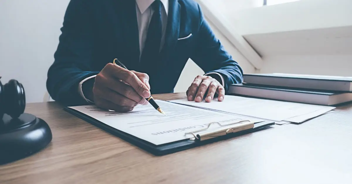 Equipe de advogados especialistas em direito empresarial